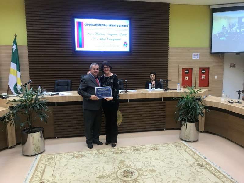 Entrega Moção de Aplauso (2).JPG Entrega Moção de Aplauso (2).JPG