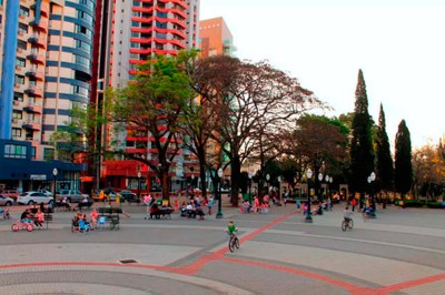 Praça central de Pato Branco