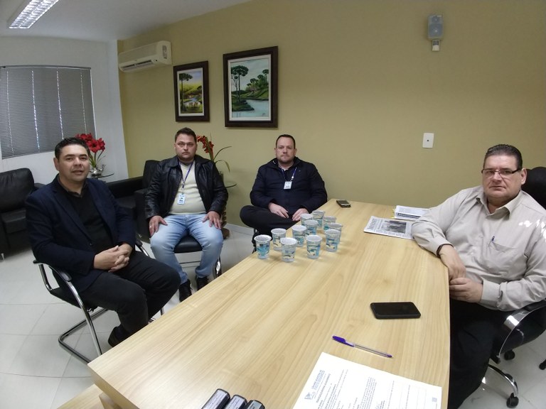 Sanepar vai fornecer água para sessões da Câmara Sanepar vai fornecer água para sessões da Câmara