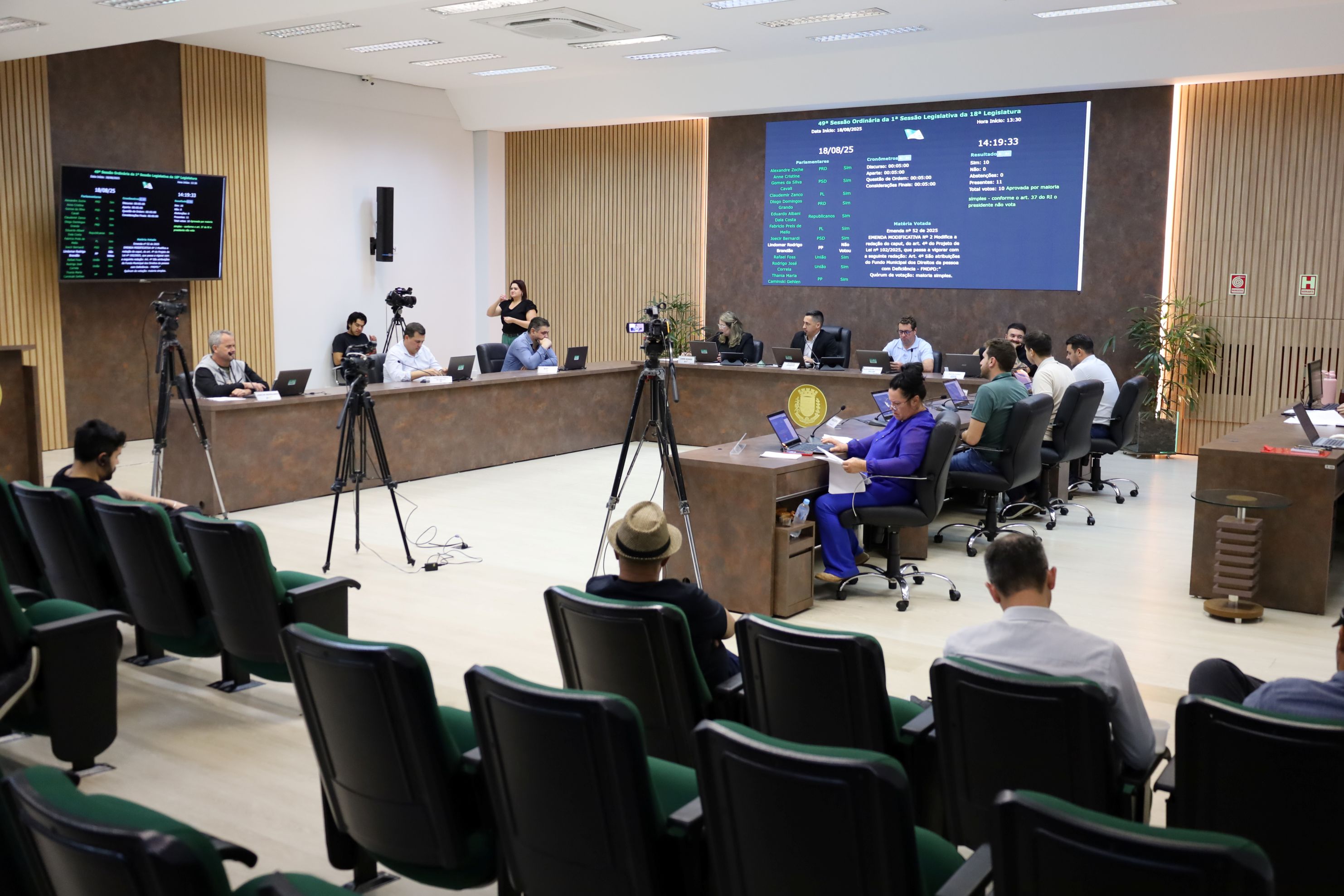 “Cordão Tulipa Vermelha” poderá ser utilizado para orientação, identificação e acolhimento de pessoas com doença de Parkinson