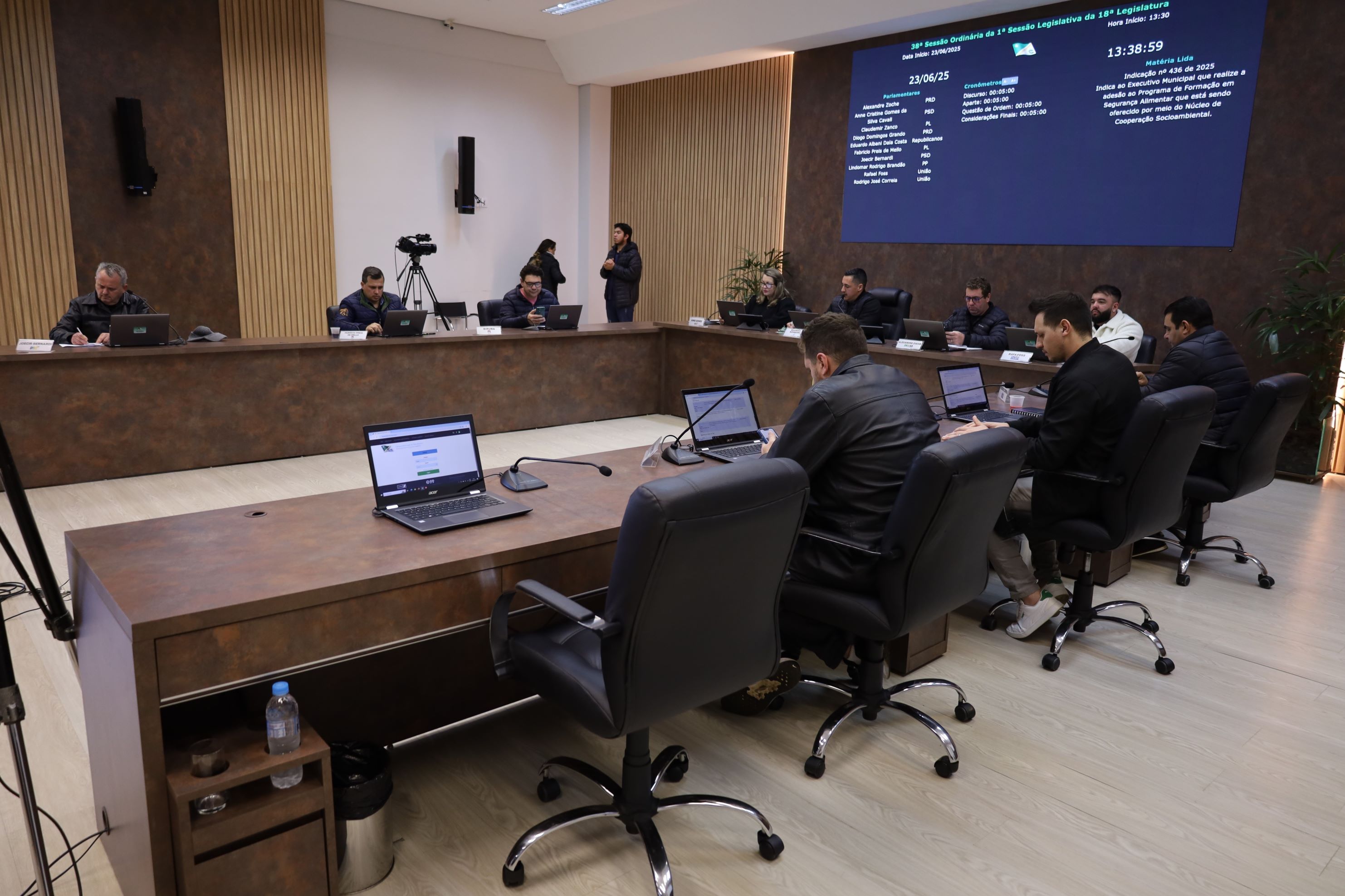 Aprovado Projeto de Lei que torna obrigatória a presença de bombeiro civil em recantos e parques aquáticos 