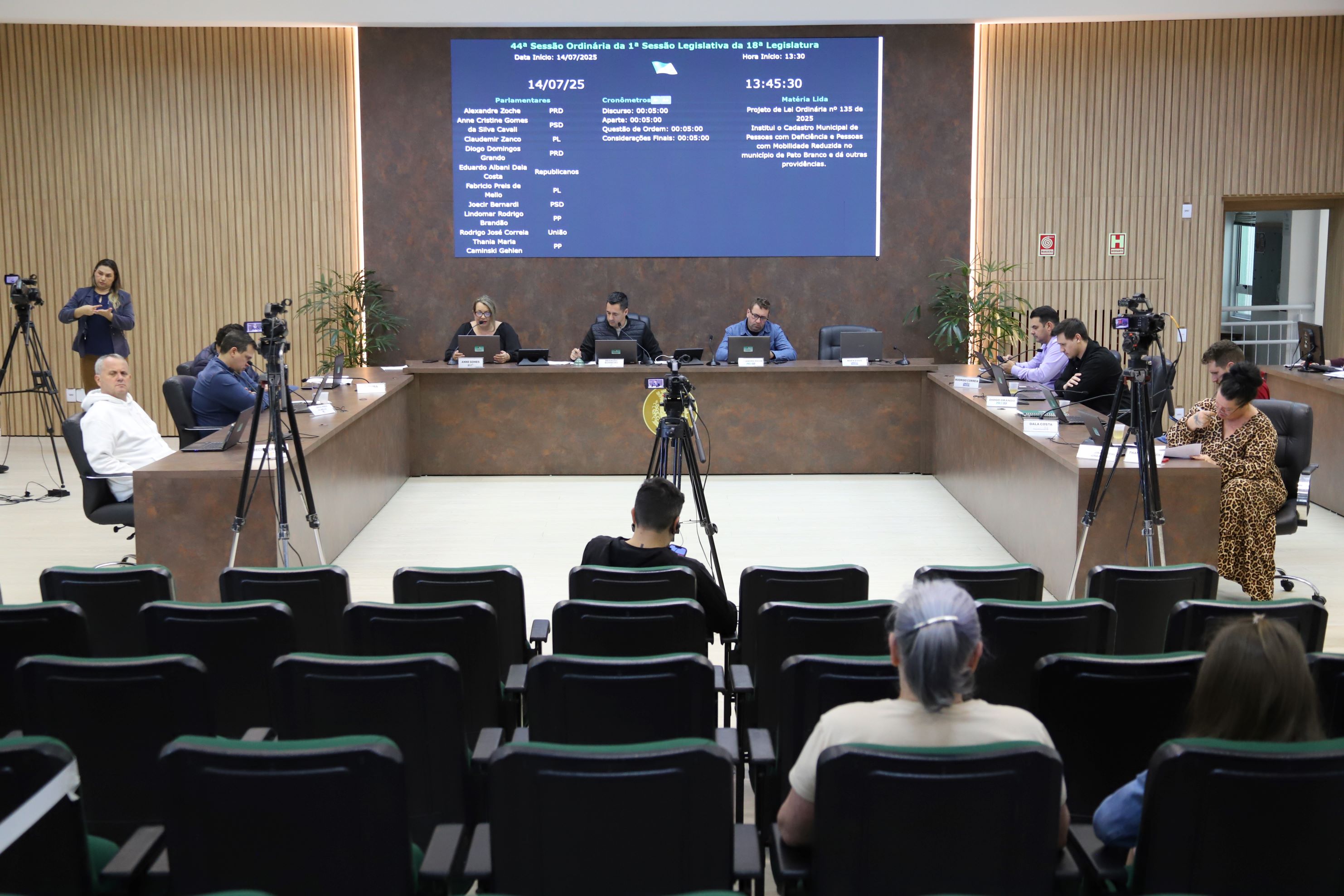 Aprovado projeto proibindo a comercialização de escapamentos com ruídos acima do determinado