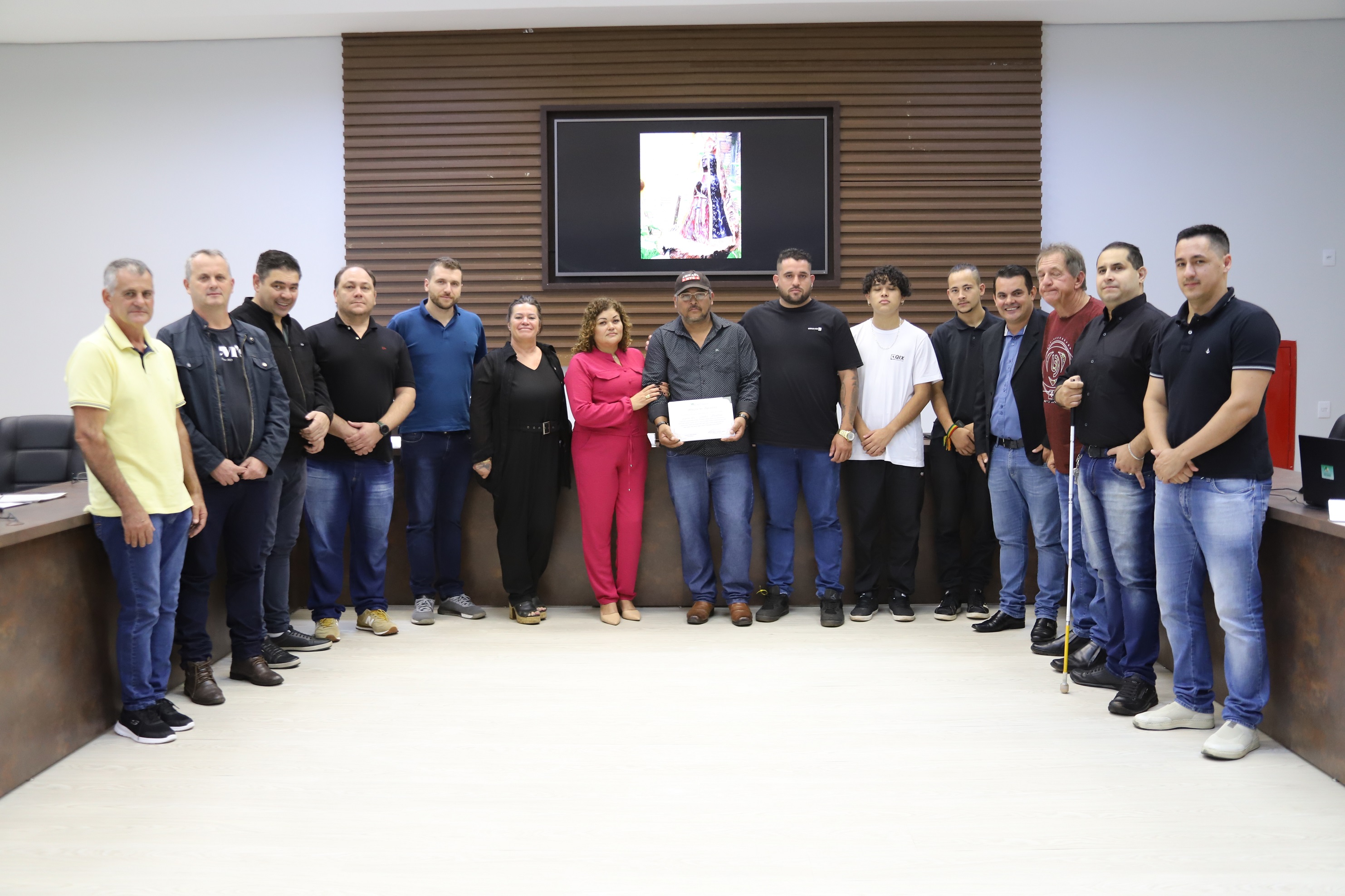 Artesão Lucas dos Santos Monteiro recebe homenagem do Legislativo