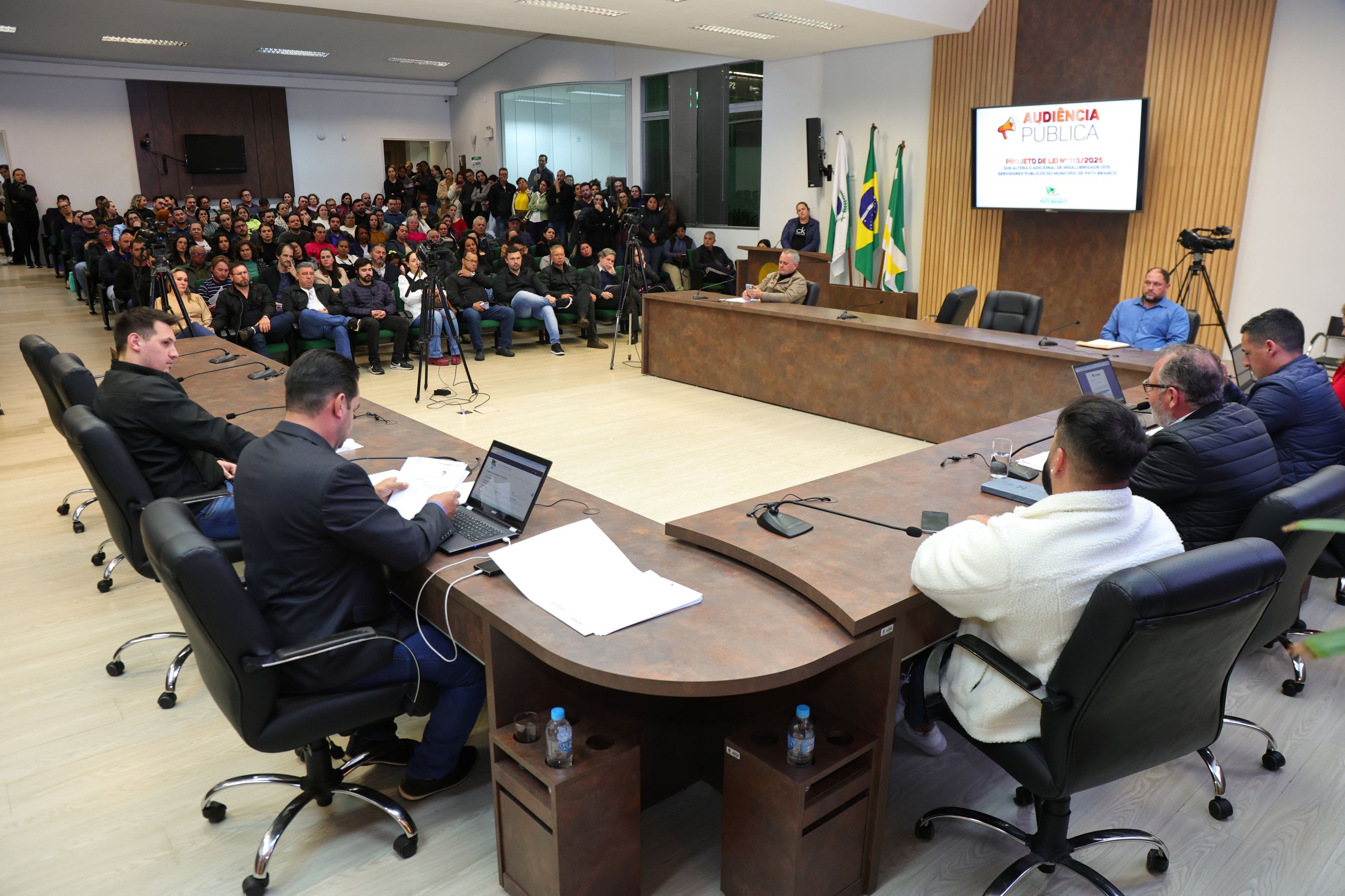 Câmara de Vereadores realizou Audiência Pública para debater a alteração do adicional de insalubridade dos servidores públicos do Município de Pato Branco
