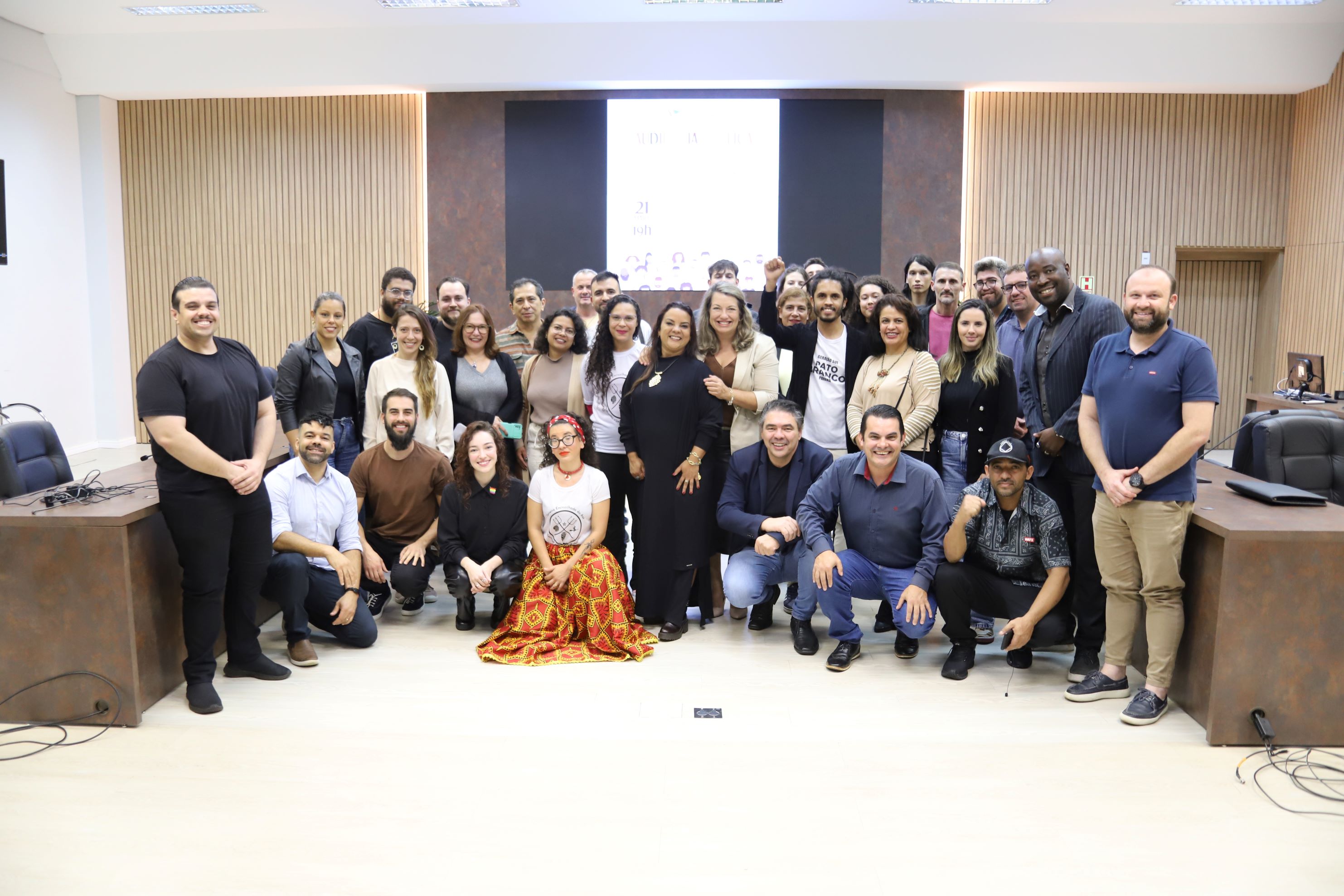 Câmara de Vereadores realizou Audiência Pública para debater a criação e regulamentação do Conselho Municipal de Promoção da Igualdade Racial