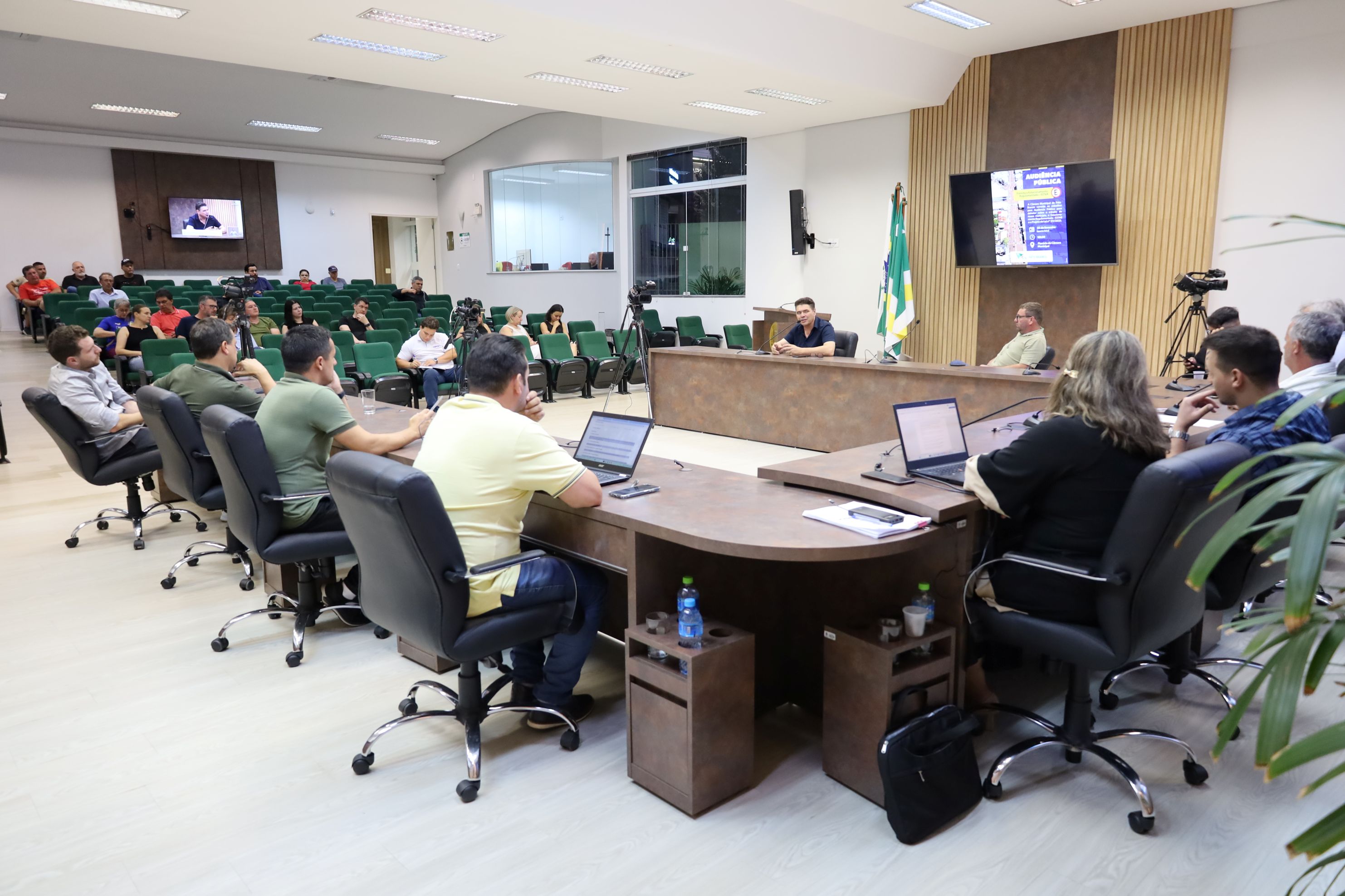 Câmara de Vereadores realizou Audiência Pública para debater Projeto de Lei do Estacionamento Regulamentado