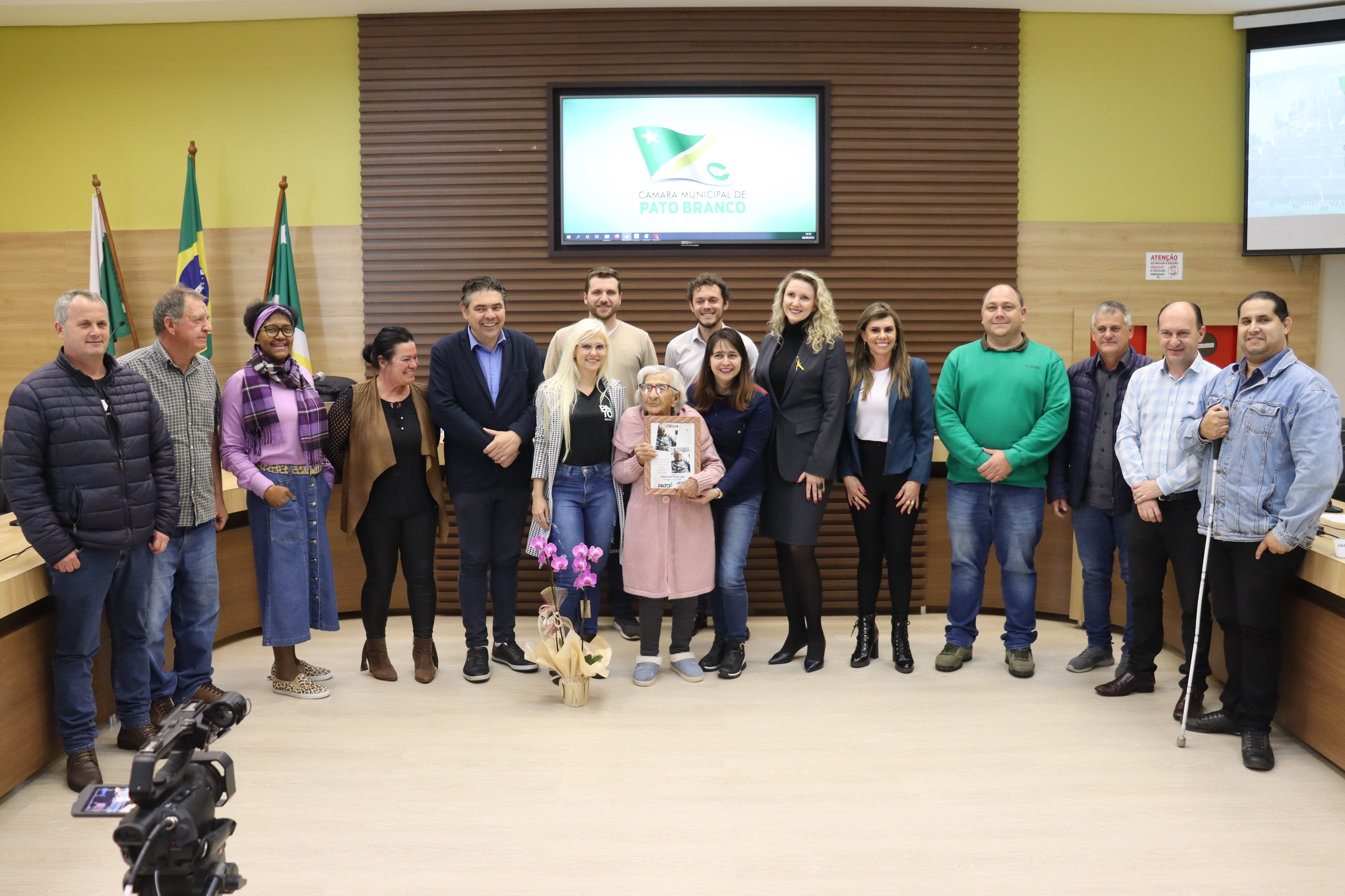 Centenários de Pato Branco são homenageados durante Sessão Ordinária