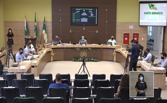 Em sessão extraordinária, vereadores aprovam diversos projetos de lei