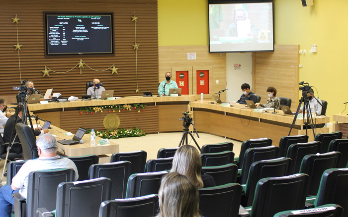 Em sessão extraordinária, vereadores aprovam projetos de inclusão social