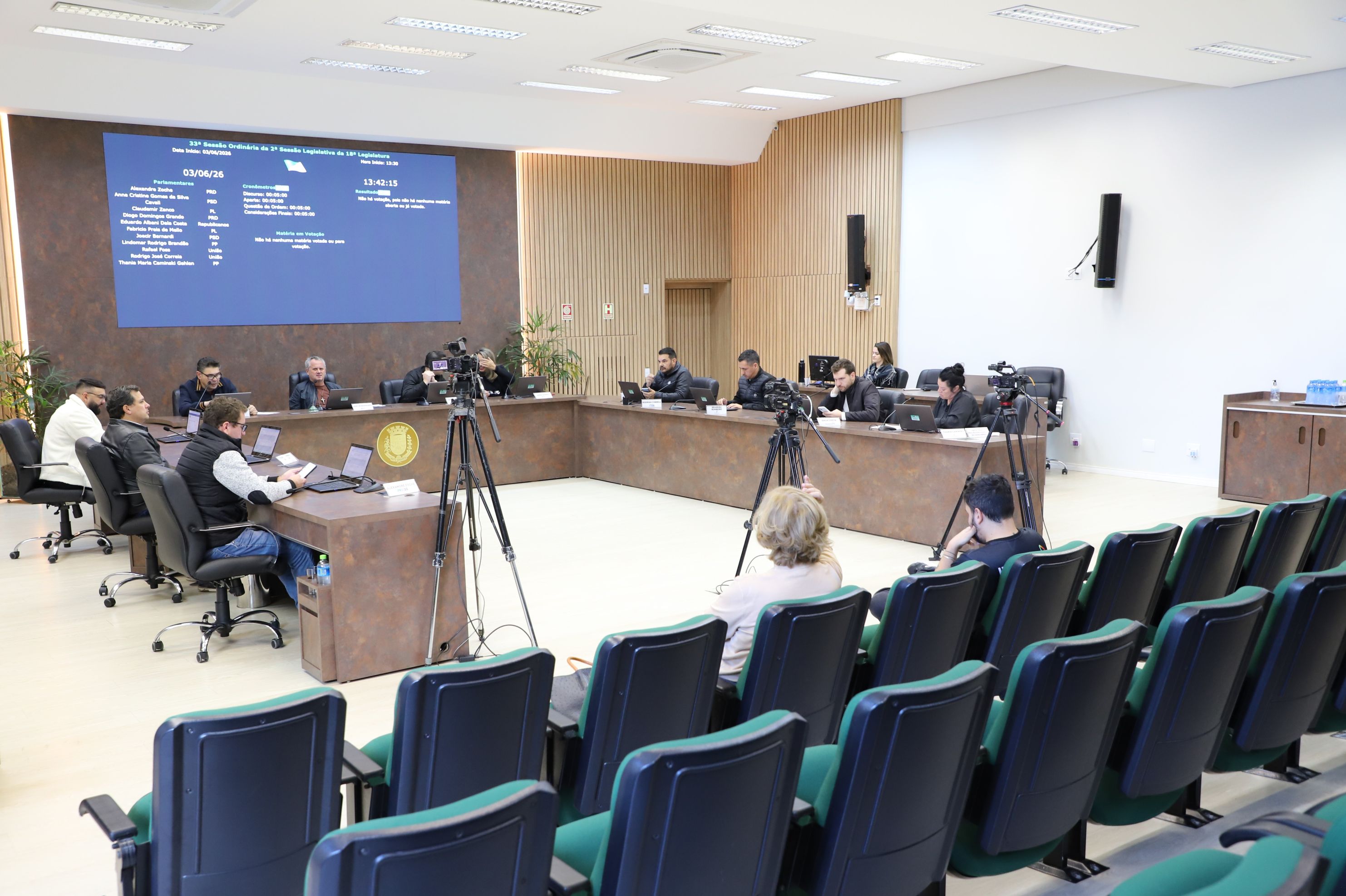 Em Sessão, vereadores aprovam homenagem e recursos para ações do Depatran