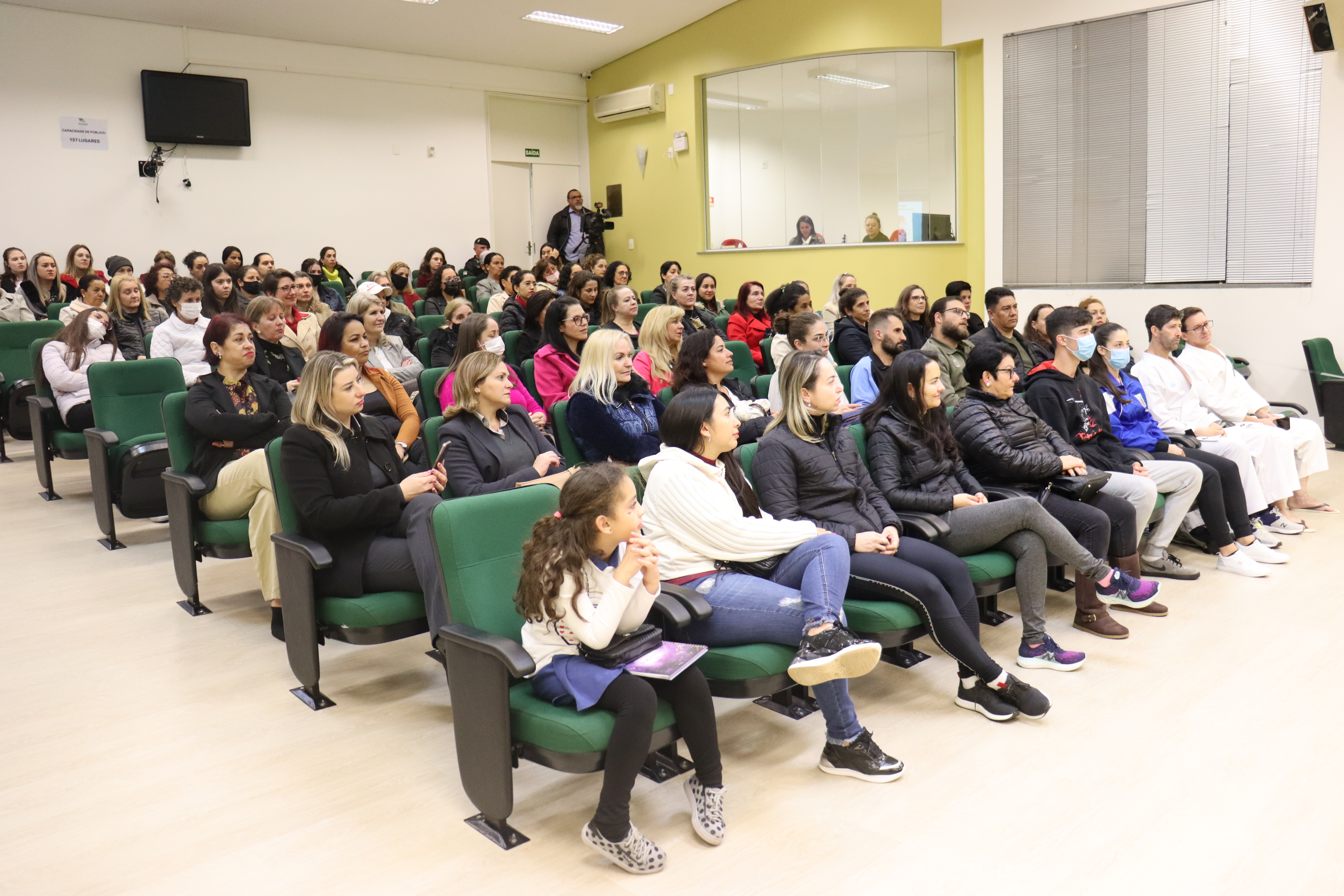 Encontro reuniu mulheres para palestra sobre noções básicas de Defesa Pessoal