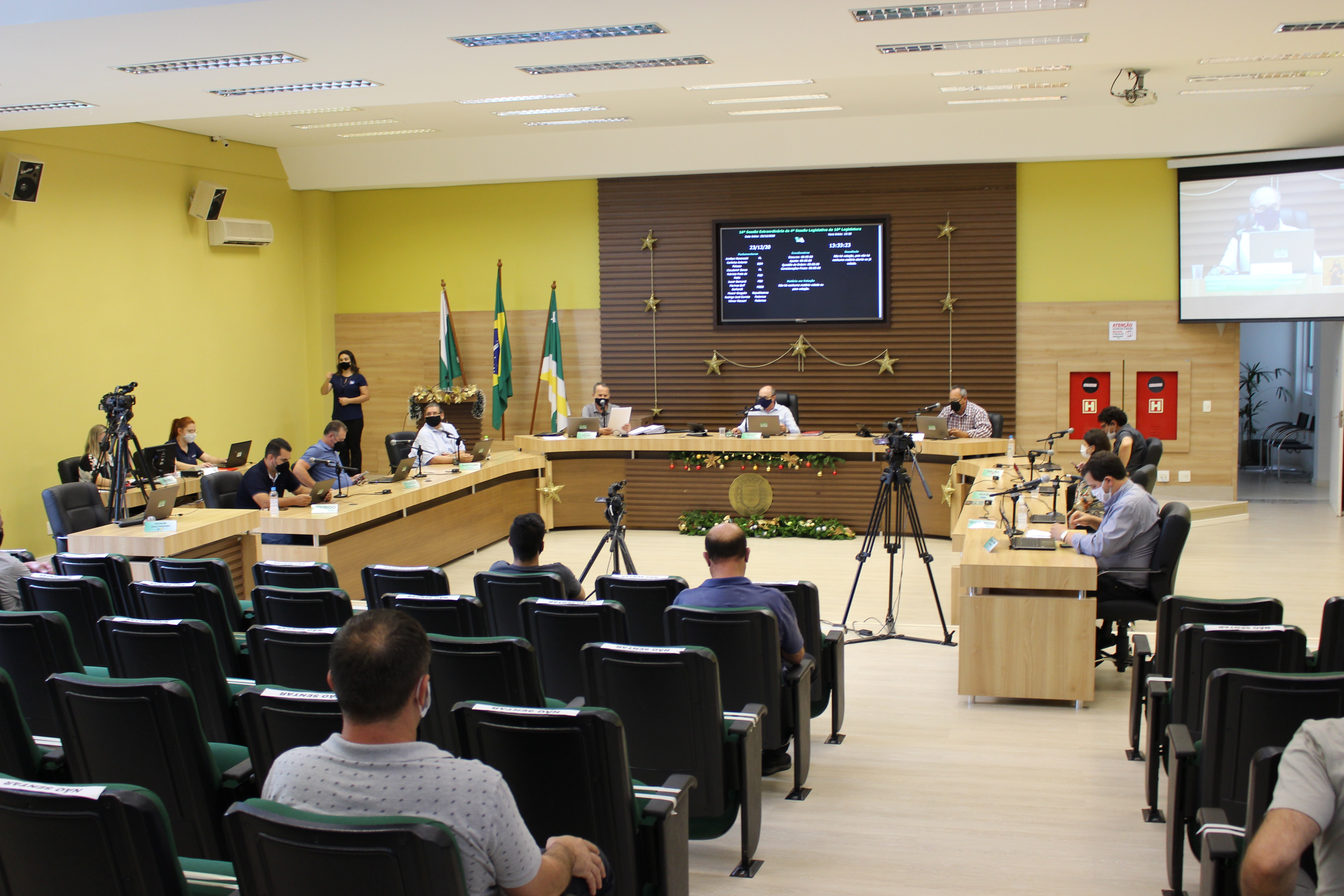 Legislativo aprova projeto que autoriza pagamento de subsídio 