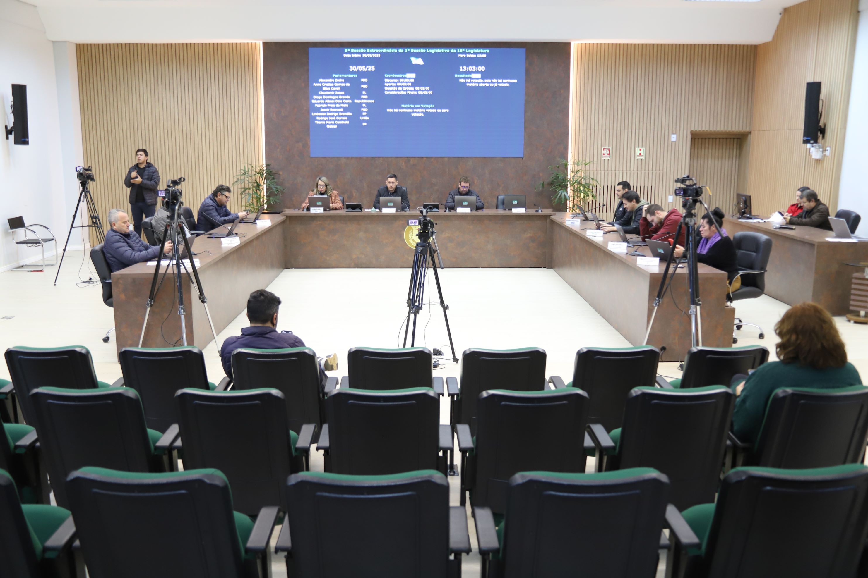 Legislativo aprova projetos em Sessão Extraordinária 