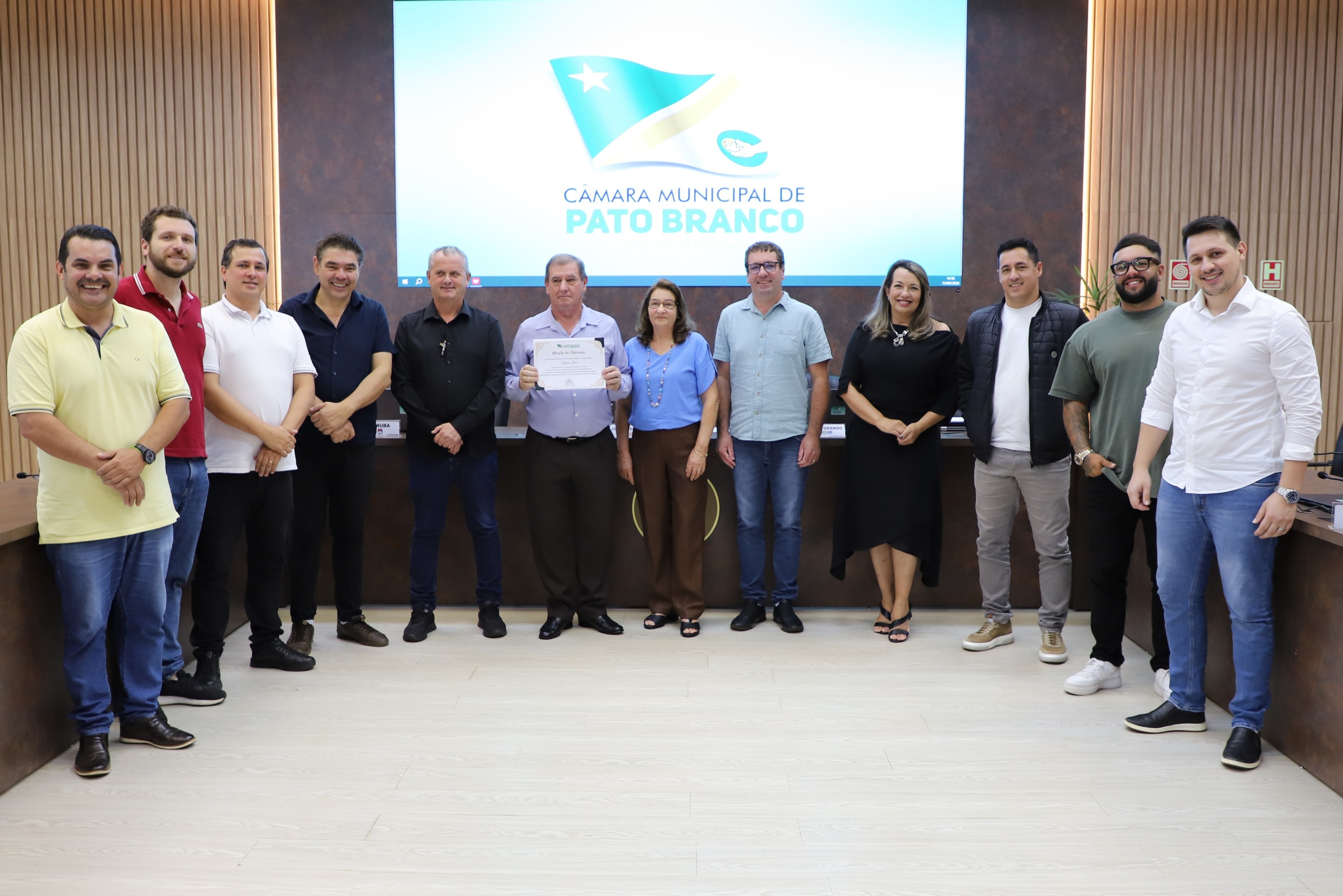 Legislativo entregou Moção de Aplauso para Avelino Zoche, pelos 30 anos em que esteve à frente do Sindicato dos Trabalhadores Rurais de Pato Branco