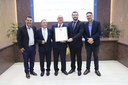 Legislativo entregou Título de Cidadão Honorário de Pato Branco para o comunicador e professor Moraes Rodrigues