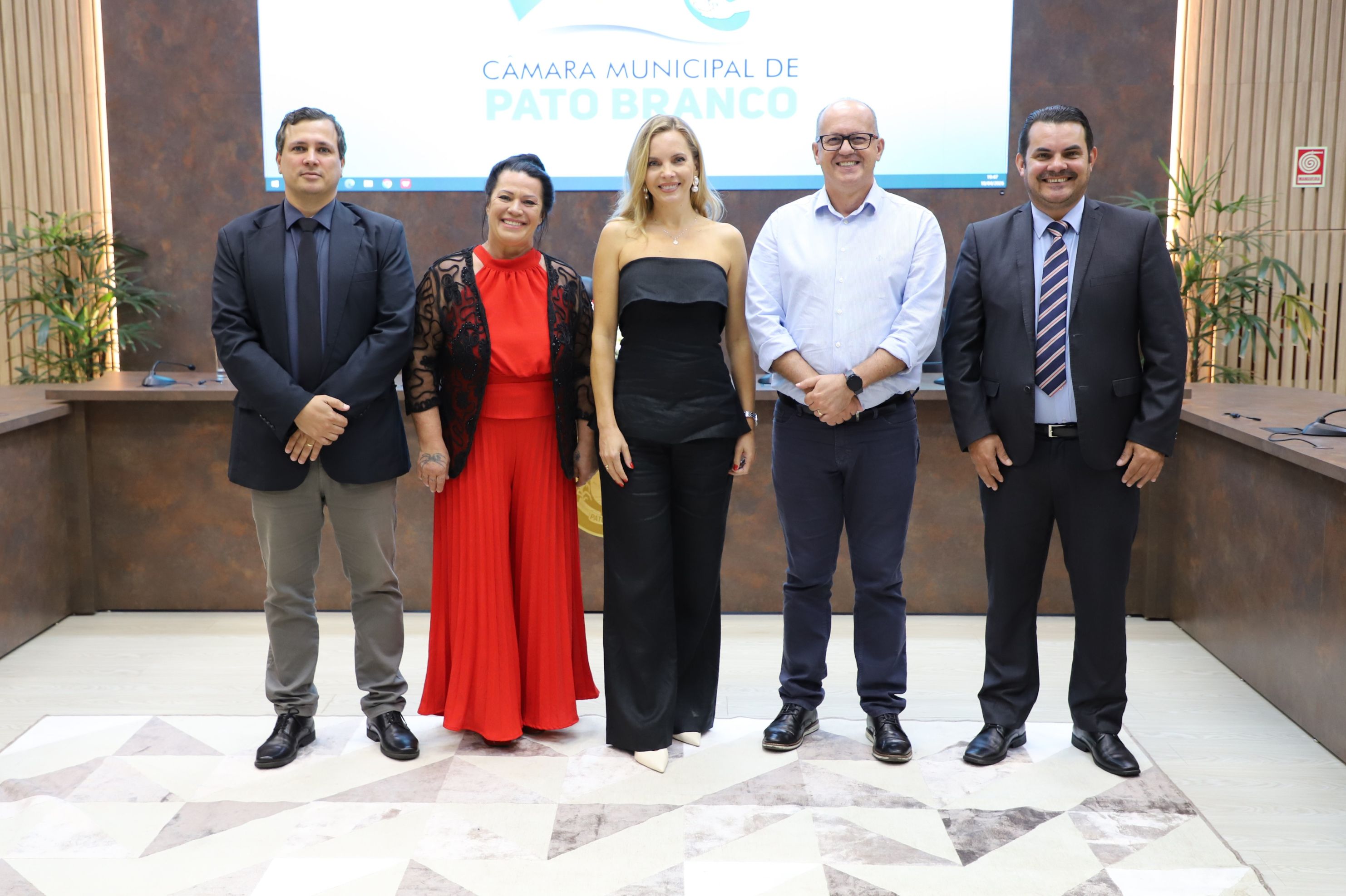 Luciane Ribeiro recebeu Prêmio Mulher Destaque 