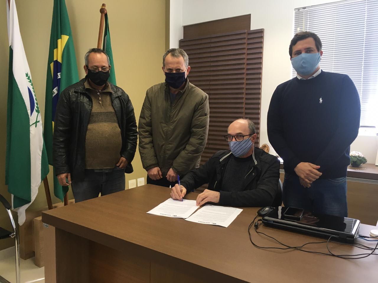 Mesa Diretora assina Ato da Presidência 