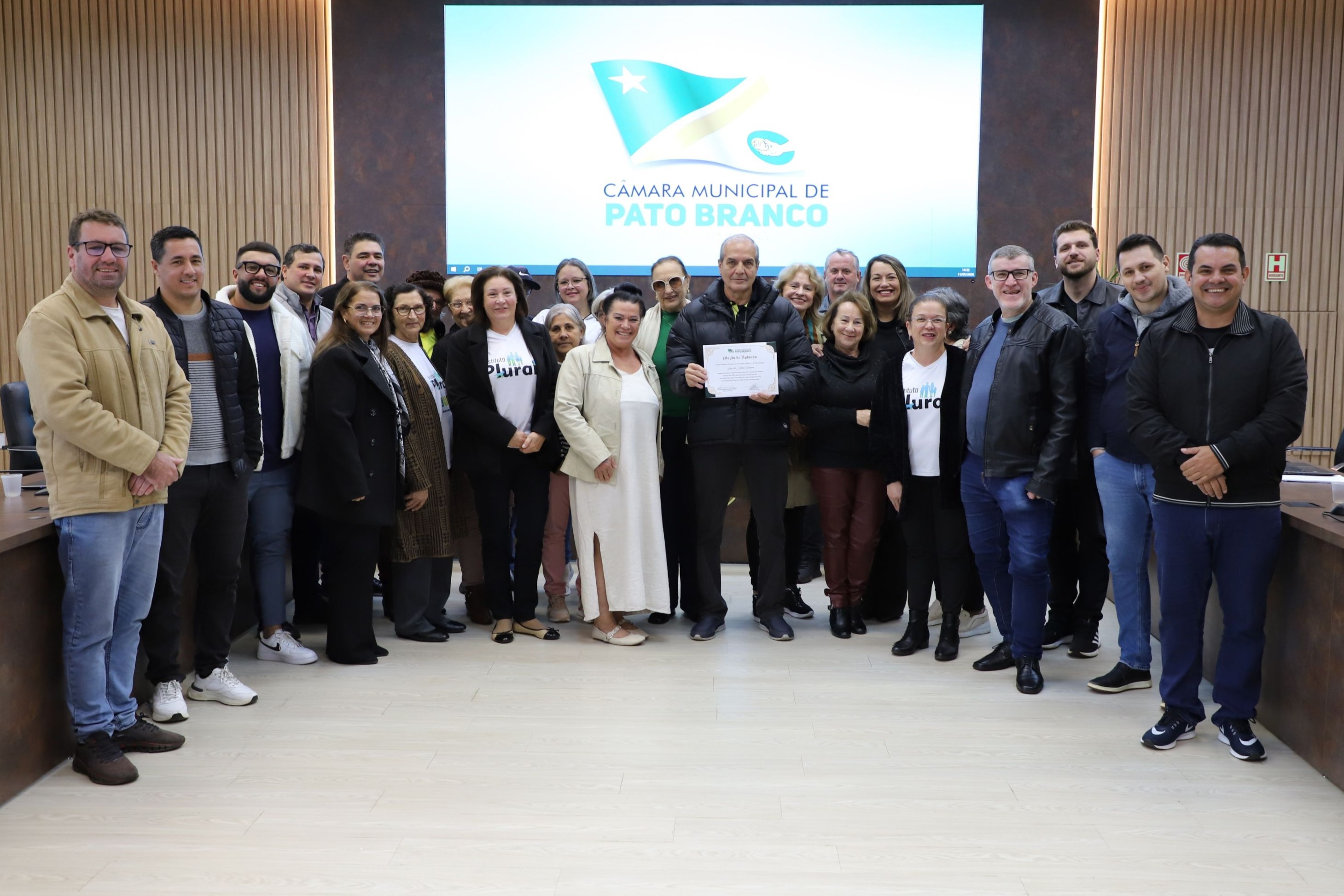 Presidente do Instituto Plural, Joni da Silva Correia, recebeu Moção de Aplauso