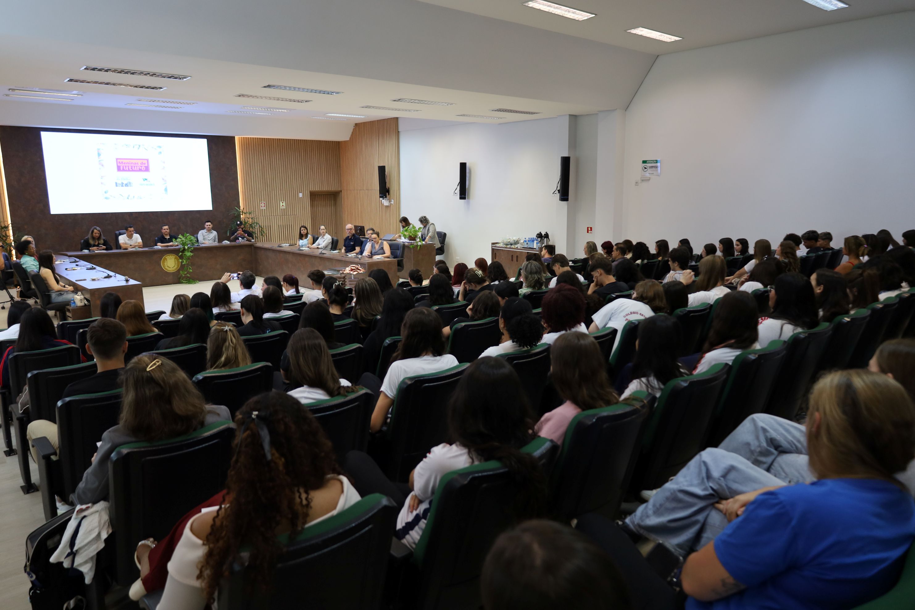 Projeto Meninas de Futuro chega ao fim com cerimônia na Câmara Municipal