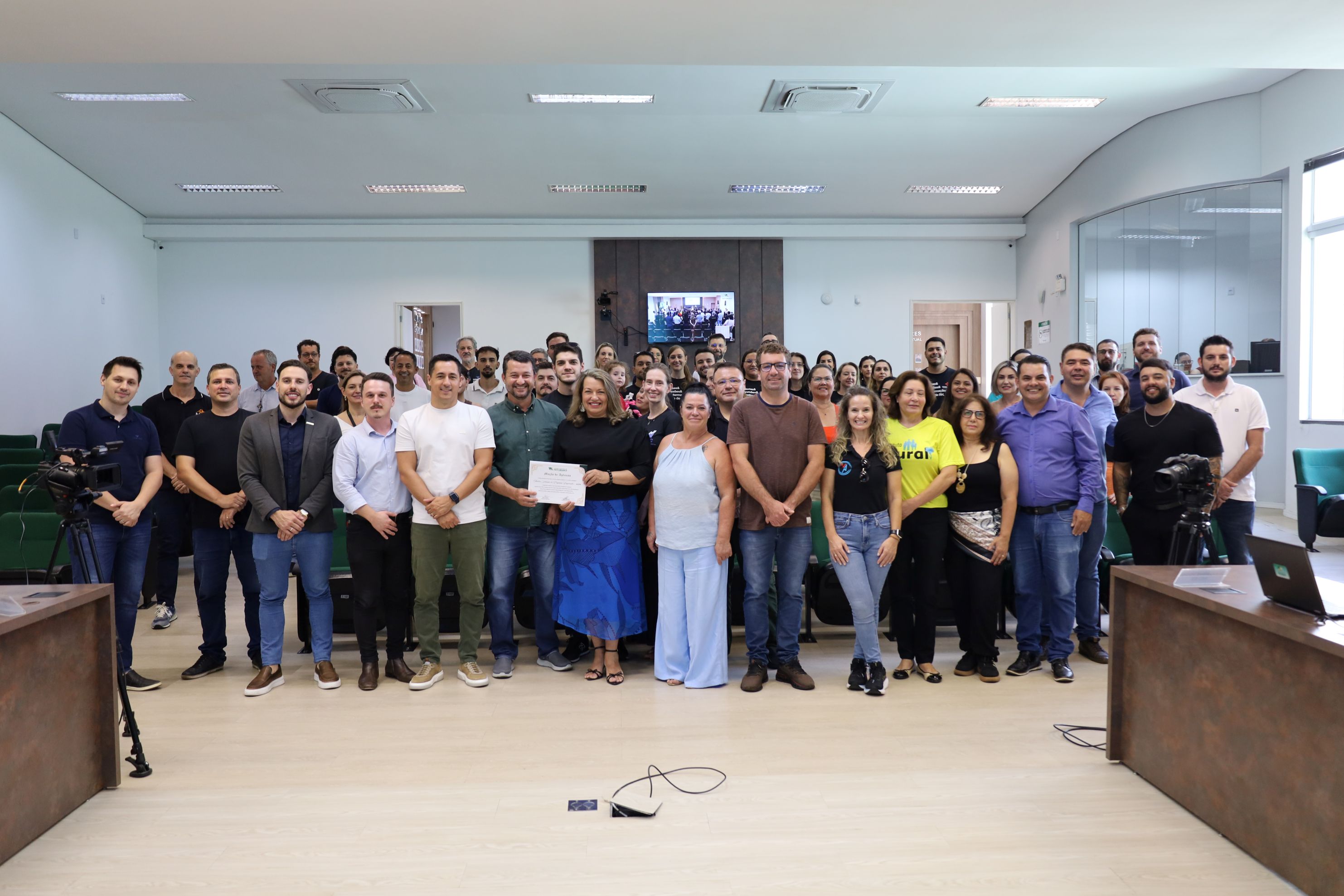 Vereadores entregam Moção de Aplauso aos Núcleos Setoriais do Programa Empreender da ACEPB 