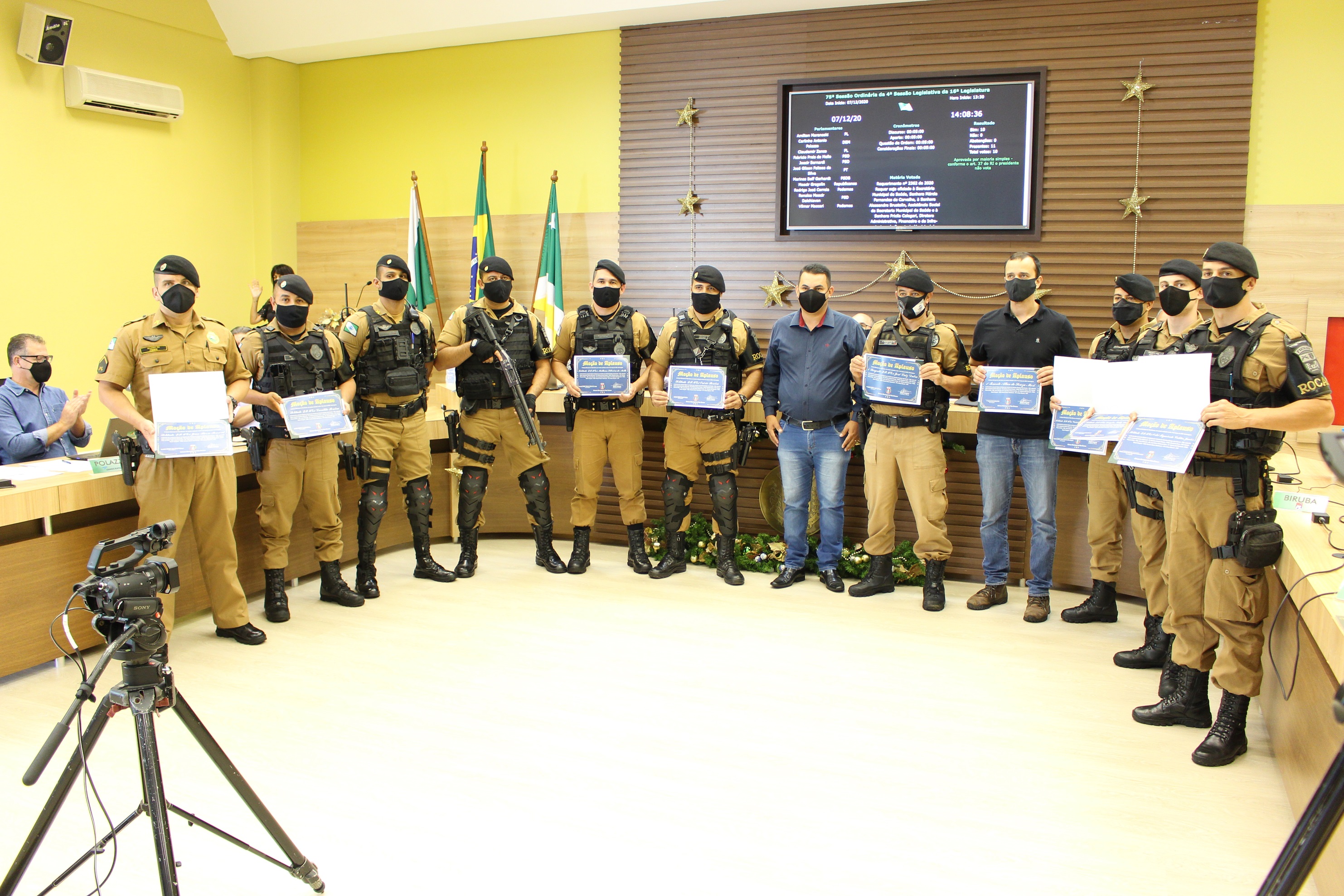 Vereadores entregam Moções de Aplauso