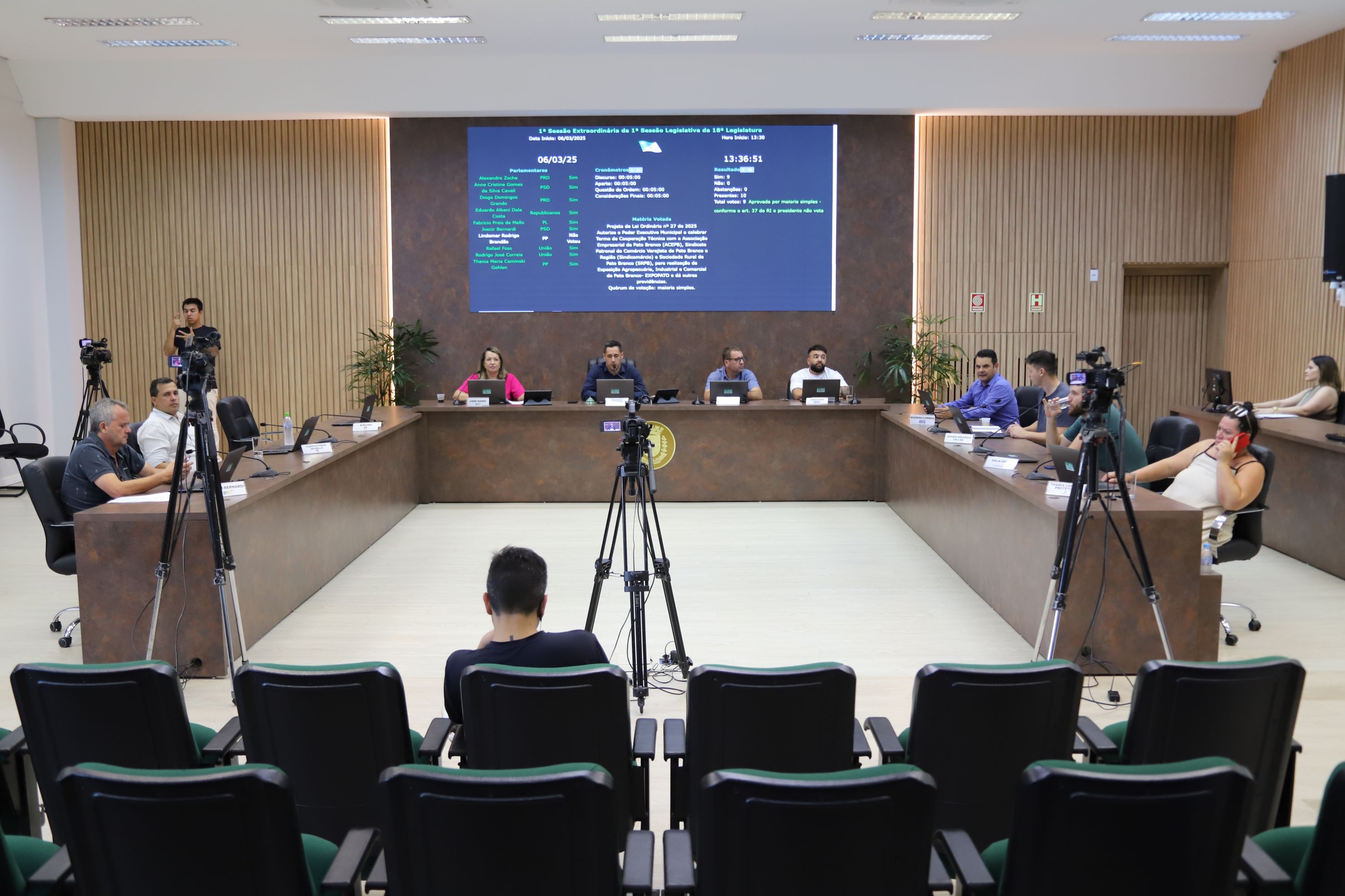 Vereadores reuniram-se para Sessão Extraordinária